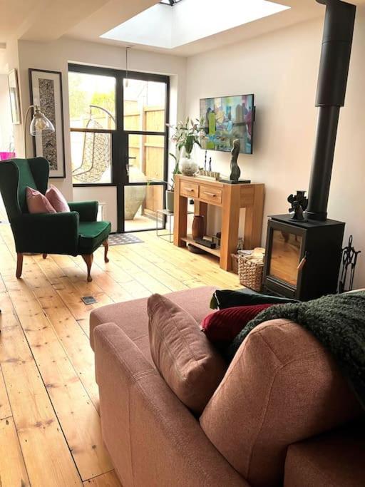 Our Beautifully Renovated Home Chichester Eksteriør bilde